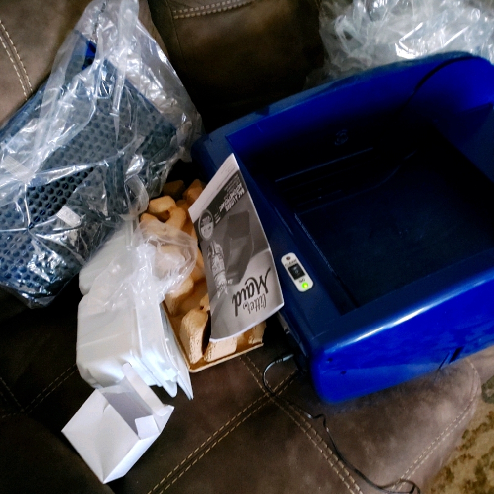 Littermaid self cleaning litter box